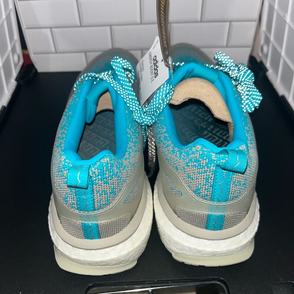 Adidas - Picture 2 of 5